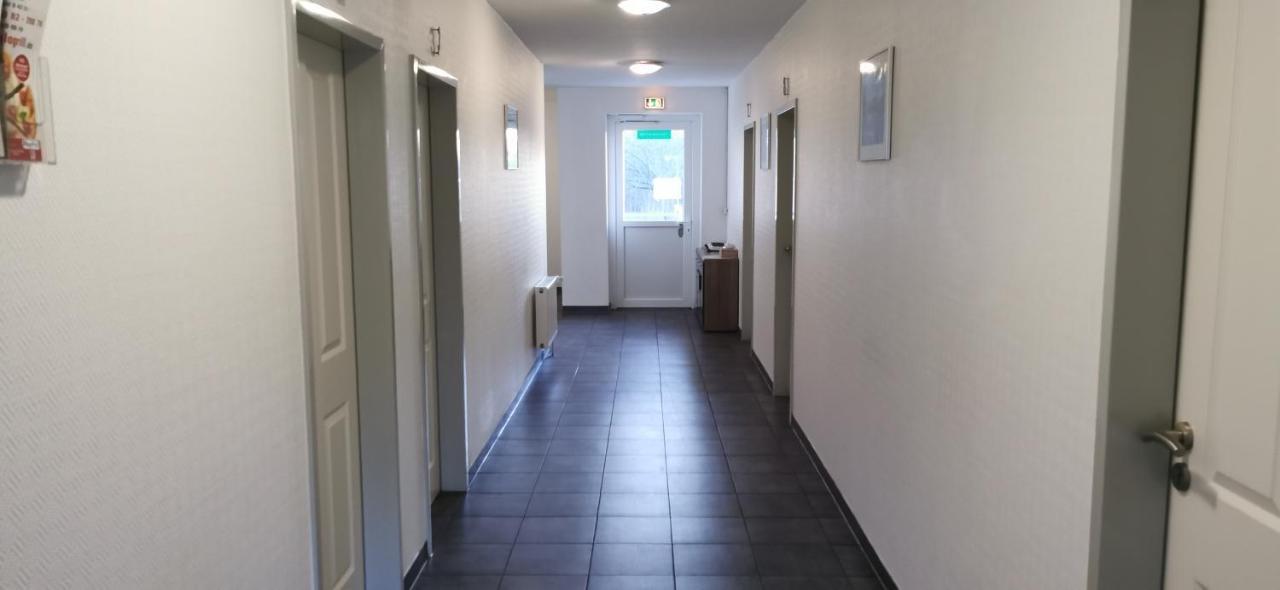 Motel Am Outletcenter Ноймюнстер Экстерьер фото