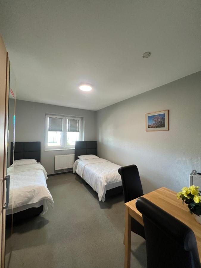 Motel Am Outletcenter Ноймюнстер Экстерьер фото