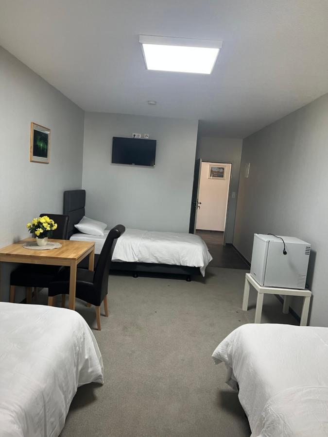 Motel Am Outletcenter Ноймюнстер Экстерьер фото