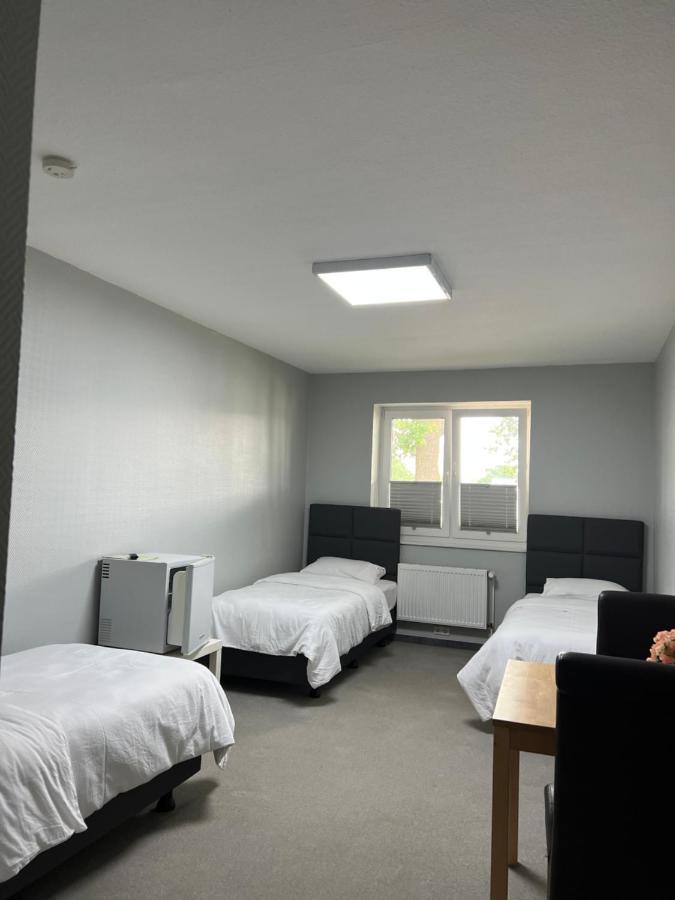 Motel Am Outletcenter Ноймюнстер Экстерьер фото