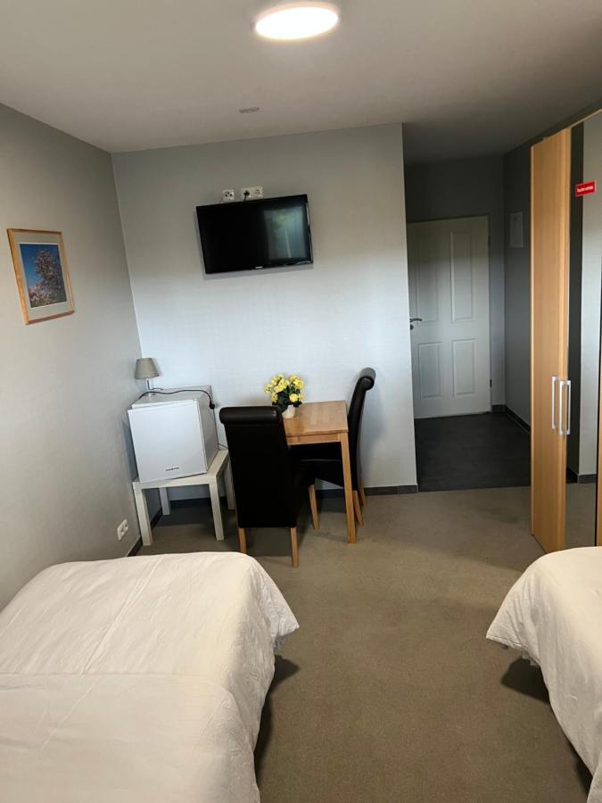 Motel Am Outletcenter Ноймюнстер Экстерьер фото