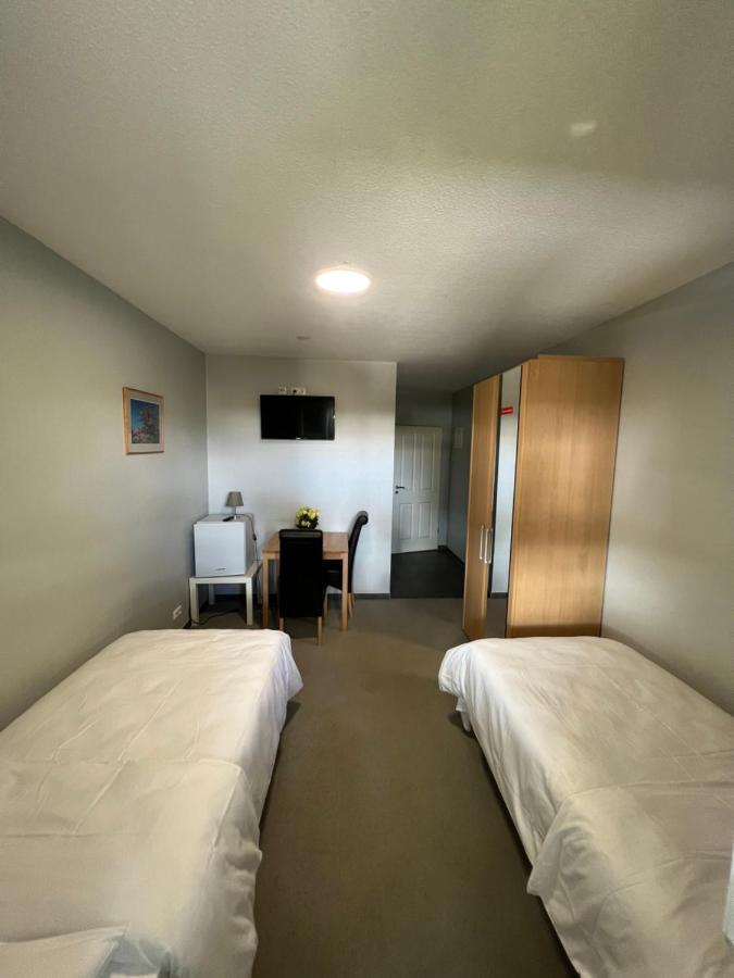 Motel Am Outletcenter Ноймюнстер Экстерьер фото