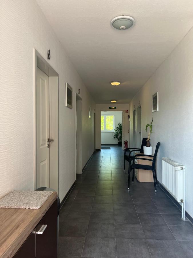 Motel Am Outletcenter Ноймюнстер Экстерьер фото